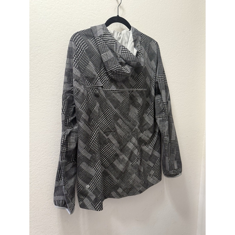 Lululemon Einn Shell Jacket Men's XL Retail Price $298‎